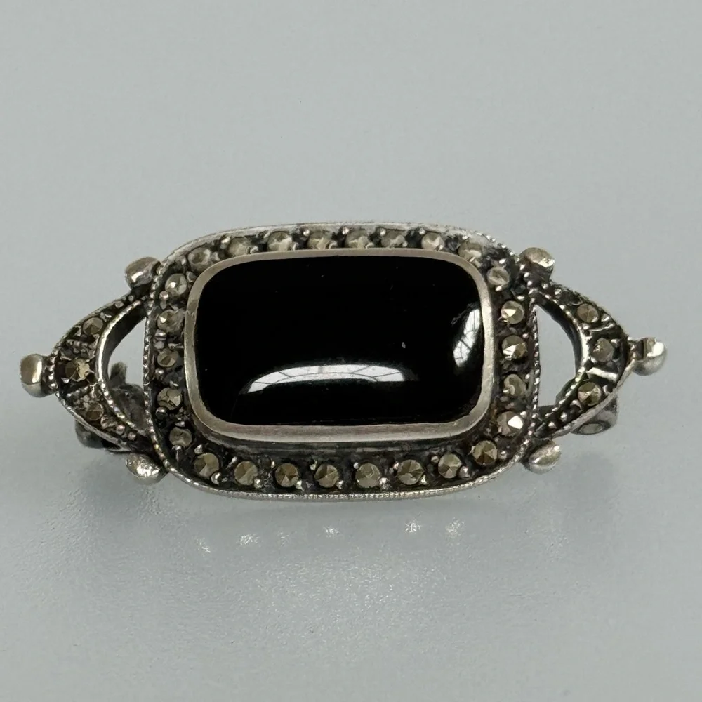 Elegant 925 Onyx silver brooch crystals